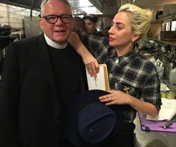 Lady Gaga impacta las redes con «reflexión» sobre la Eucaristía