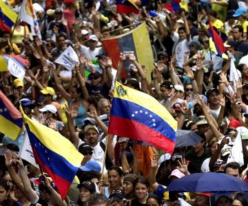 Venezuela busca auditar las firmas de la oposición para revocar a Maduro