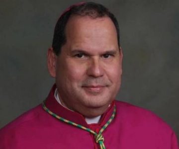 Atacan a obispo de origen hispano mientras celebraba Misa en Estados Unidos